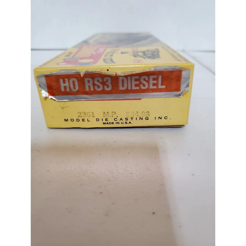 Vintage Roundhouse HO Rs3 Diesel Locomotive #2361 NEW IN BOX